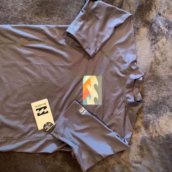 Billabong Rash Guard - Picture 2 of 3